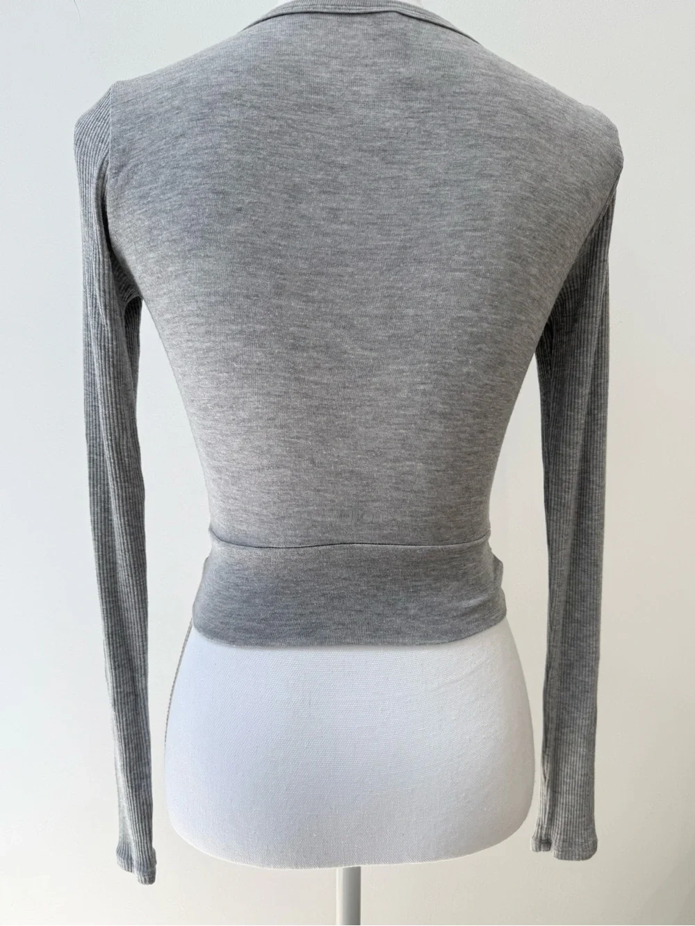 ALO Twist Long-Sleeve Crop Top